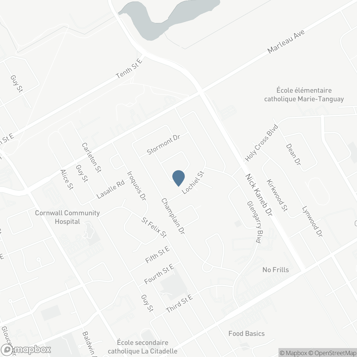 828 CHELSEA CRESCENT, Cornwall, Ontario K6H 6Y7